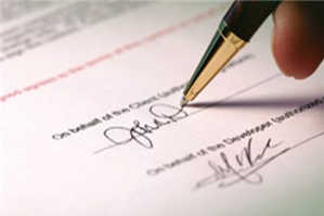 Nhân viên thử việc có phải chịu trách nhiệm khi ký vào các giấy tờ của công ty?