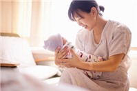 Điều kiện và thủ tục hưởng chế độ thai sản sau sinh