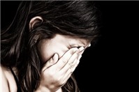 Giao cấu thuận tình với bé gái 12 tuổi, có phải chịu trách nhiệm hình sự không?